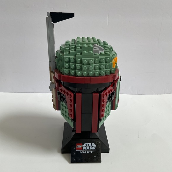 LEGO Star Wars: Boba Fett Helmet (75277) - Picture 2 of 7